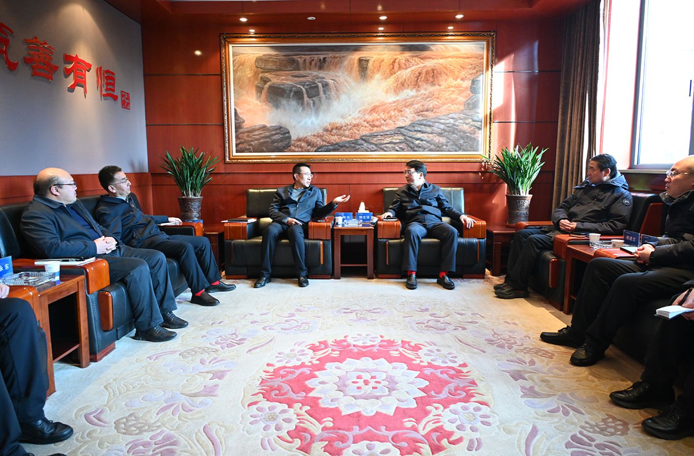太原市园林局党组书记、局长郭志强一行到山西建投四建集团洽谈交流