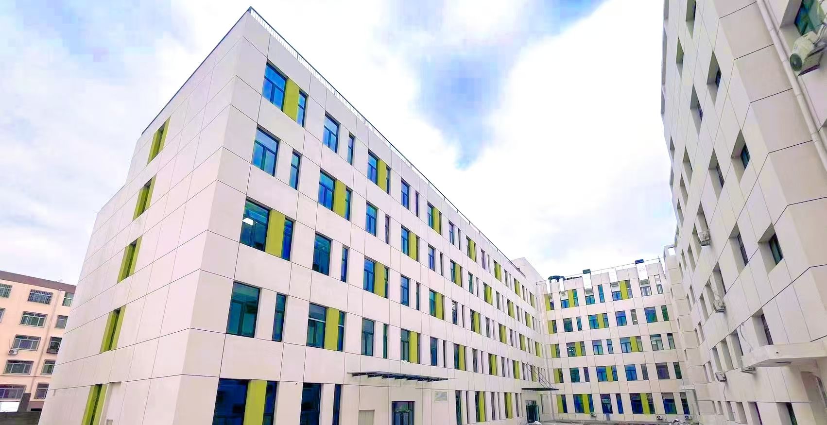 山西建投八建集团承建的广灵县医疗集团人民医院项目正式投入使用